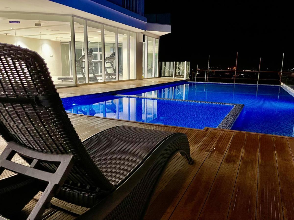 Апарт отель Inspiria Davao Экстерьер фото
